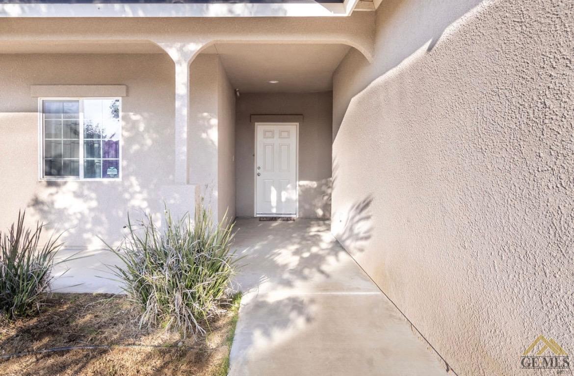 Undisclosed Address Wasco, CA 93280 - Photo 3 of 28 a view of a entryway