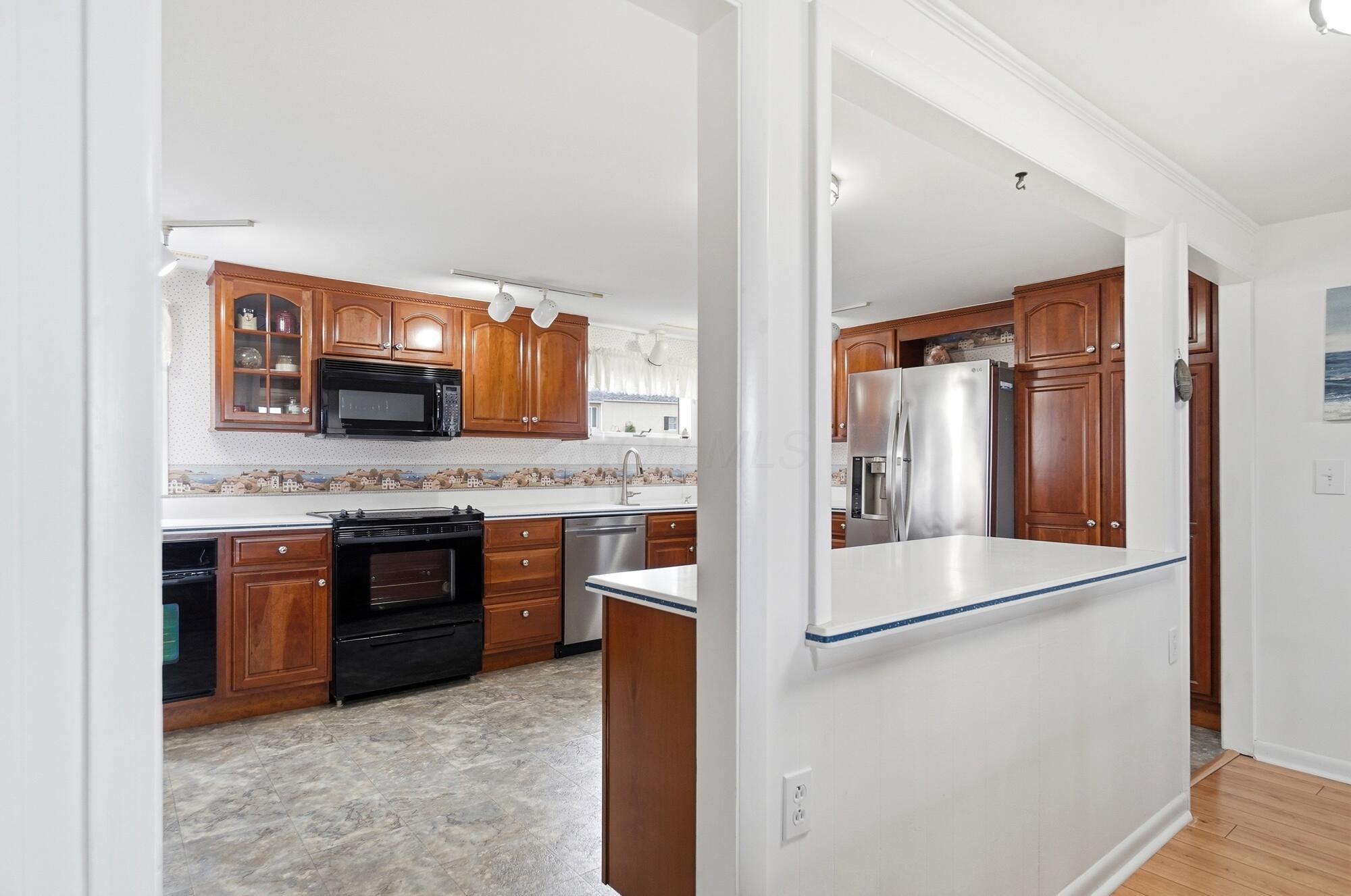 3250 South Bank Road Northeast Millersport, OH 43046 - Photo 19 of 79 Kitchen - 3250 South Bank Road NE, Millersport, OH 43046