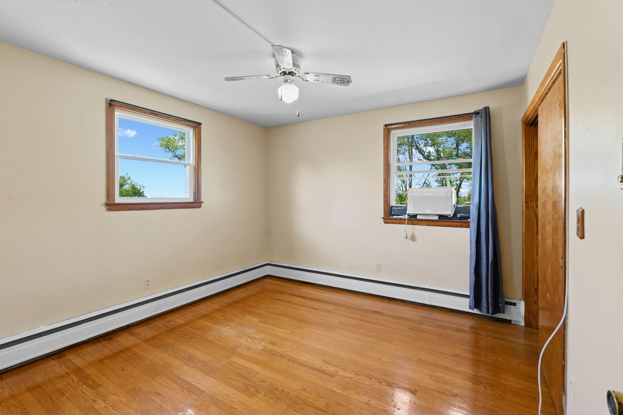 5422 Woodbine Road Woodbine, MD 21797 - Photo 26 of 39 Bright and airy room with natural light.