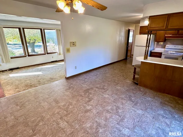 $122,000 | 1492 Passavant Drive, Jacksonville, IL 62650