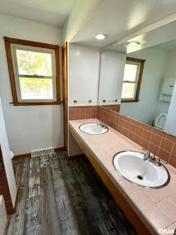 $122,000 | 1492 Passavant Drive, Jacksonville, IL 62650