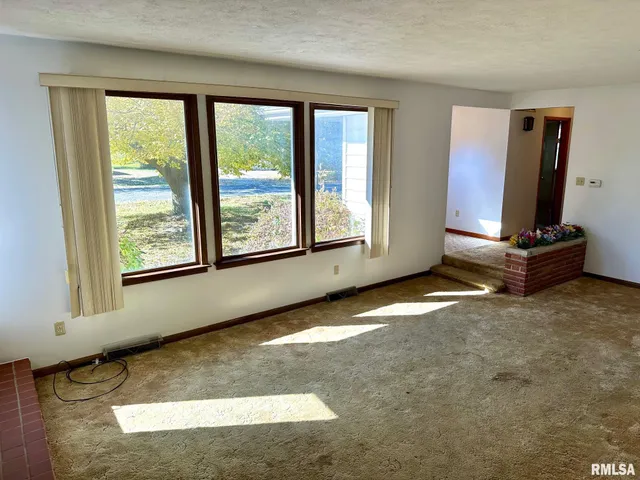 $122,000 | 1492 Passavant Drive, Jacksonville, IL 62650