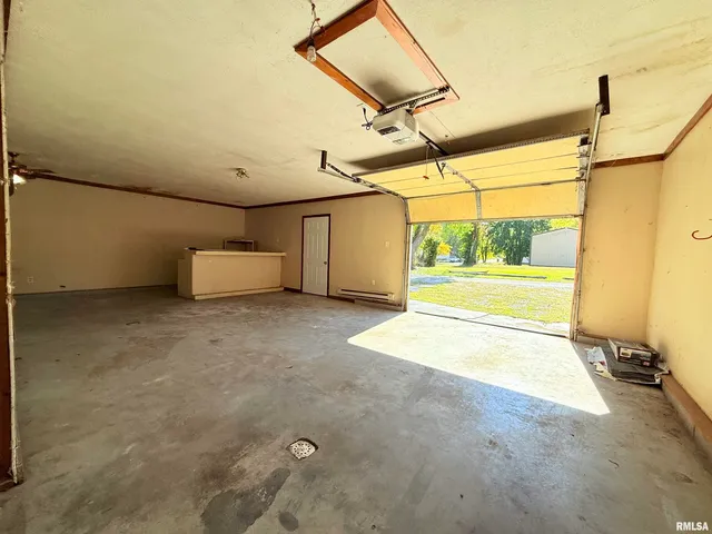 $69,900 | 123 West College Street, Harrisburg, IL 62946