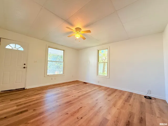 $69,900 | 123 West College Street, Harrisburg, IL 62946