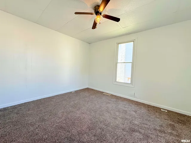 $69,900 | 123 West College Street, Harrisburg, IL 62946