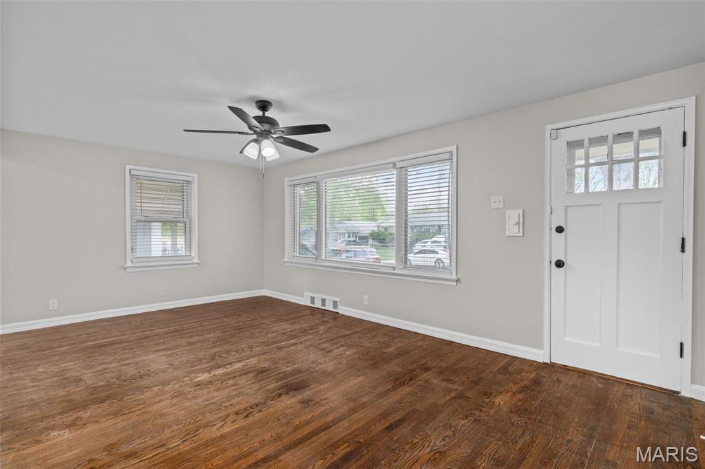 8036 Titus Road St. Louis, MO 63114 - Photo 11 of 48 Gallery Image 11