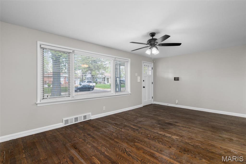 8036 Titus Road St. Louis, MO 63114 - Photo 10 of 48 Gallery Image 10