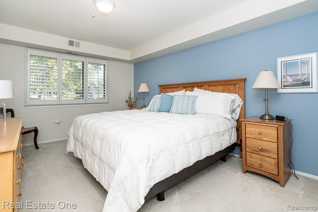 1697 Riverside Drive, Unit 15 Rochester Hills, MI 48309 - Photo 17 of 32 Gallery Image 17