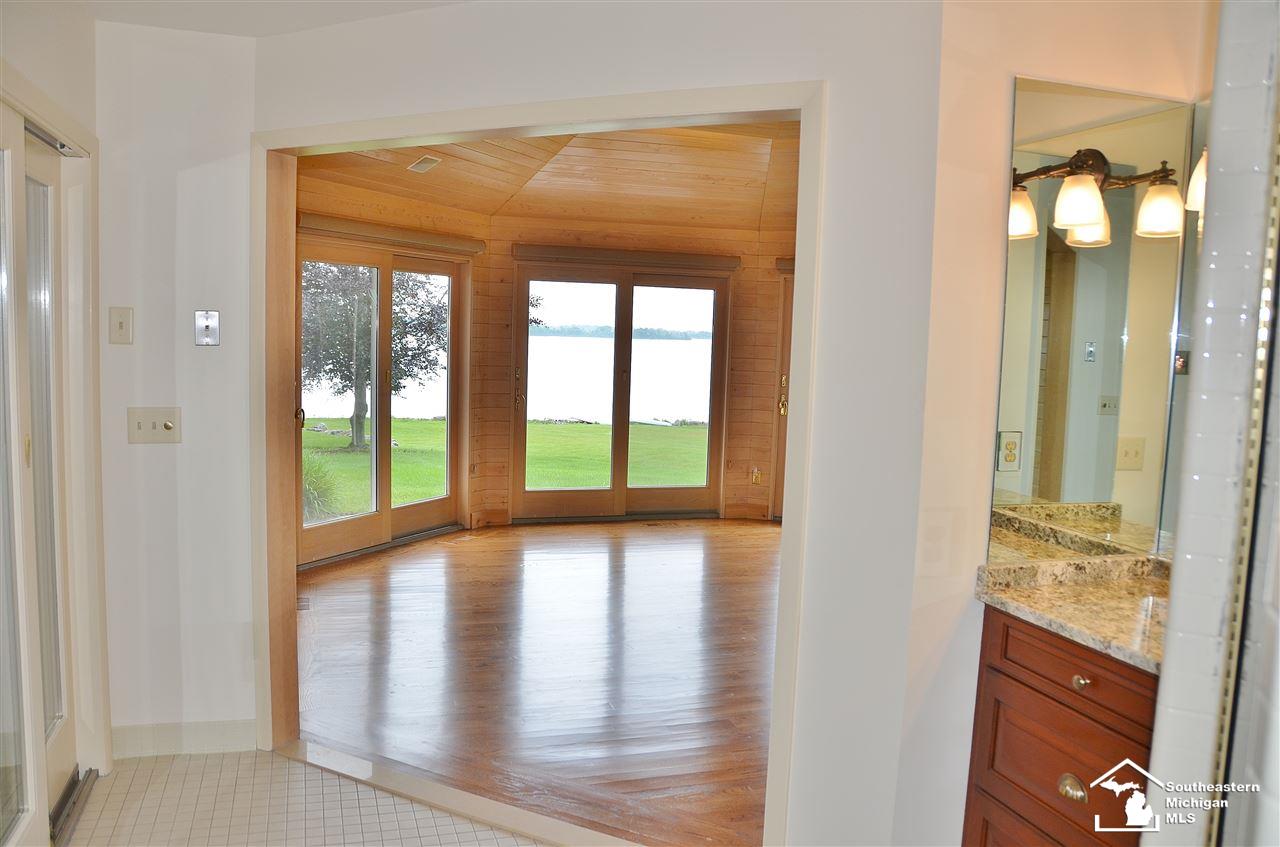 26055 East River Road Grosse Ile, MI 48138 - Photo 40 of 68