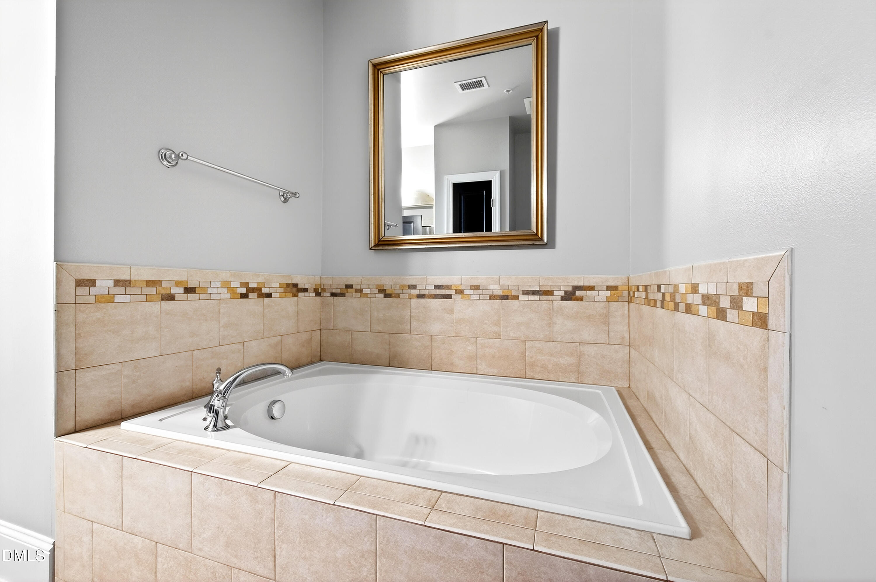 340 Allister Drive, Unit 113 Raleigh, NC 27609 - Photo 20 of 44 Allister Unit 113 (46)