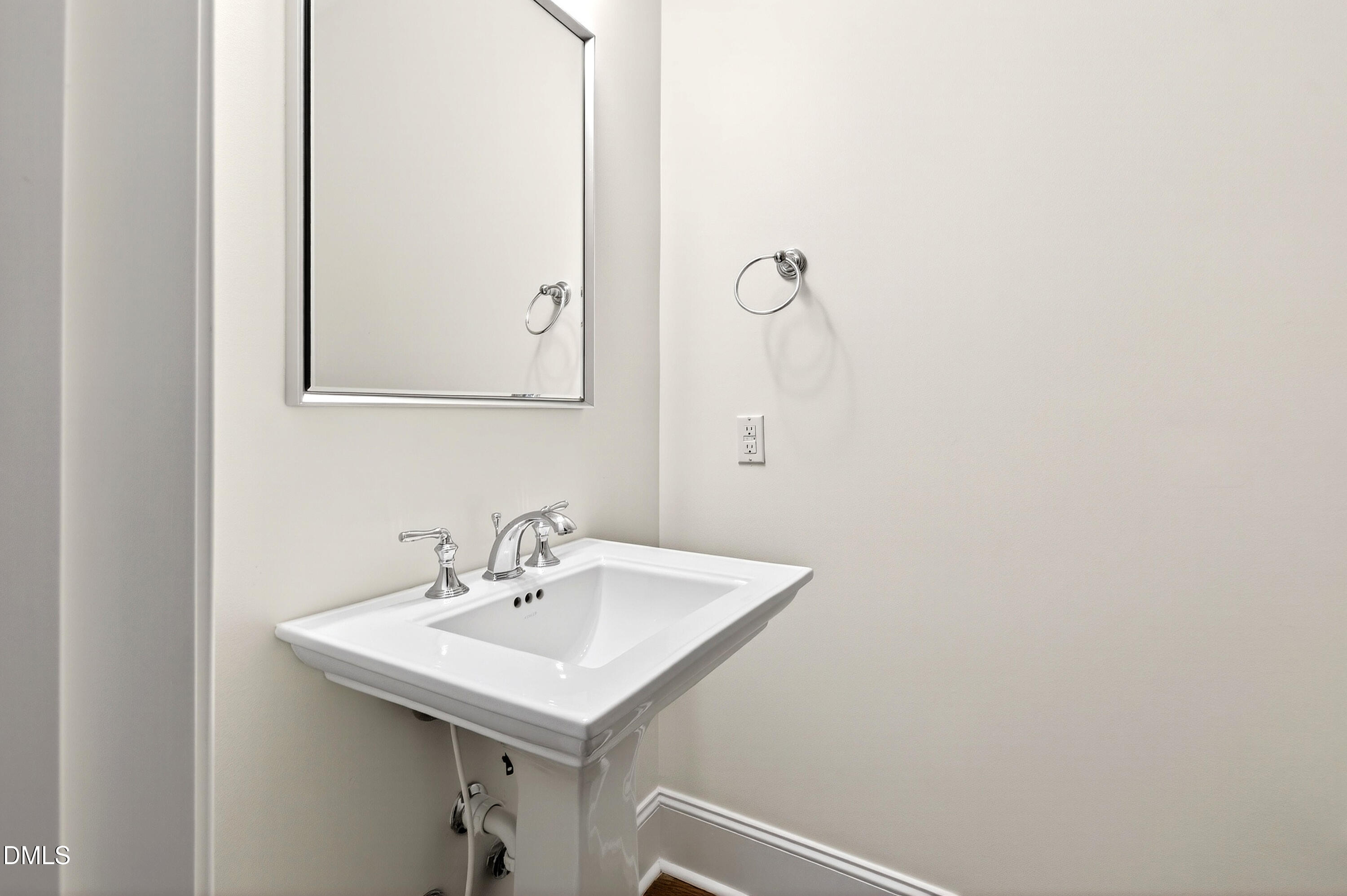 340 Allister Drive, Unit 113 Raleigh, NC 27609 - Photo 27 of 44 Allister Unit 113 (24)