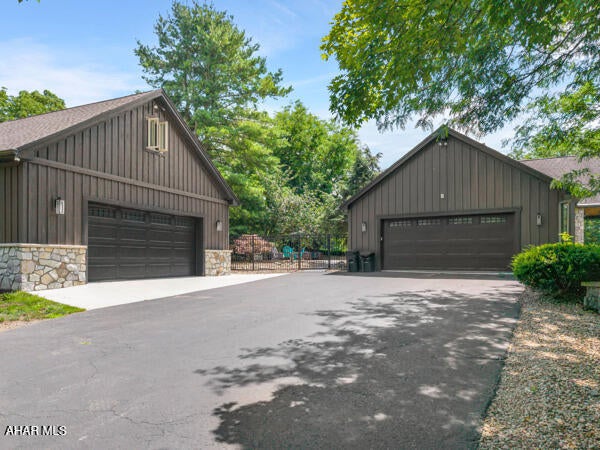 622 Golf Course Road Altoona, PA 16601 - Photo 6 of 60
