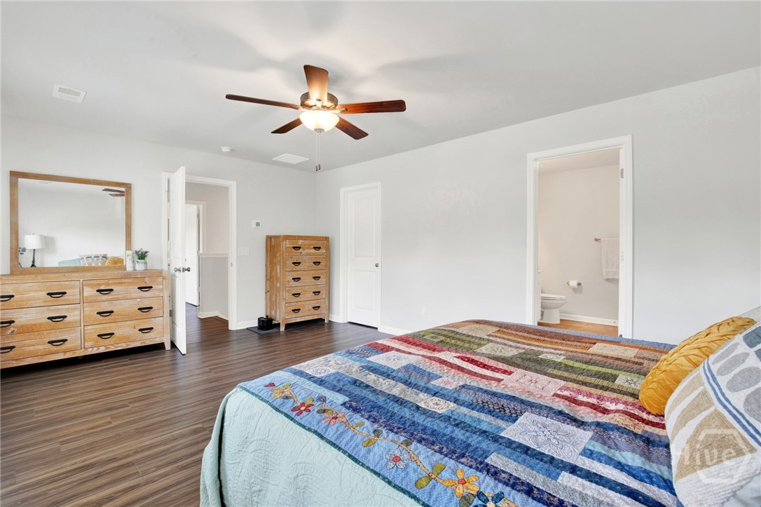 690 Wilkins Road Midway, GA 31320 - Photo 14 of 31 Owner suite