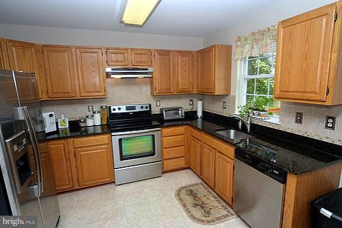 6440 Empty Song Road Columbia, MD 21044 - Photo 16 of 23 Kitchen
