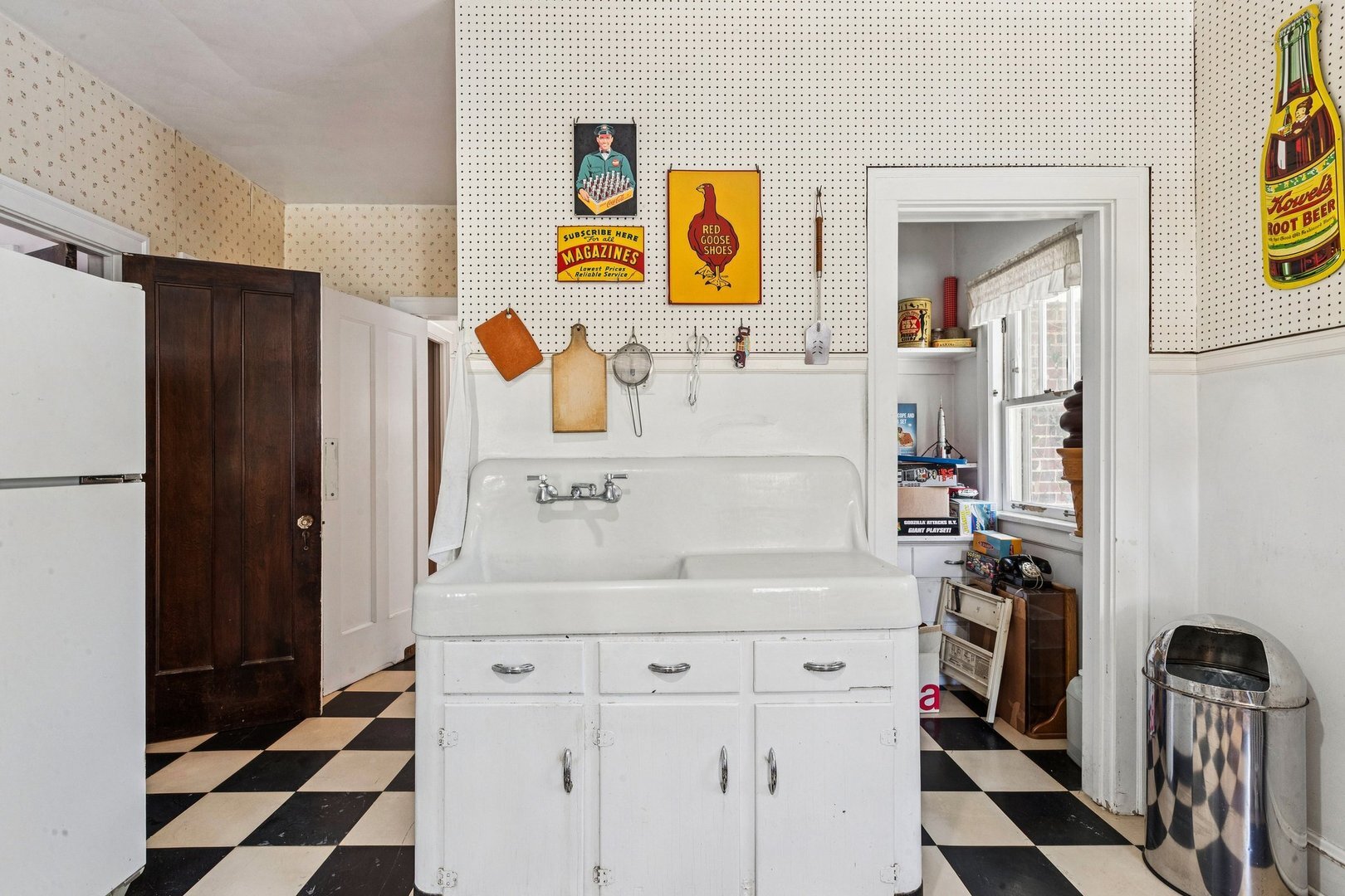 1201 Noyes Street Evanston, IL 60201 - Photo 16 of 50 a utility room with a sink dryer and washer