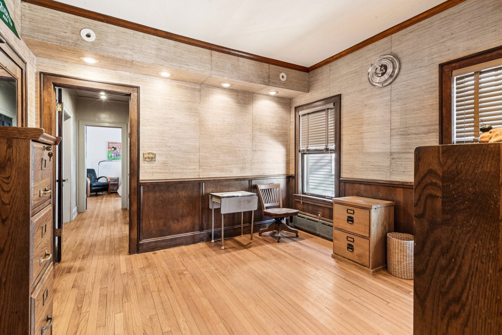 1201 Noyes Street Evanston, IL 60201 - Photo 23 of 50 a living room with furniture and a window