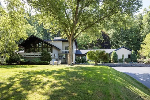 $1,400,000 | 1650 Ridge Road, Lewiston, NY 14092