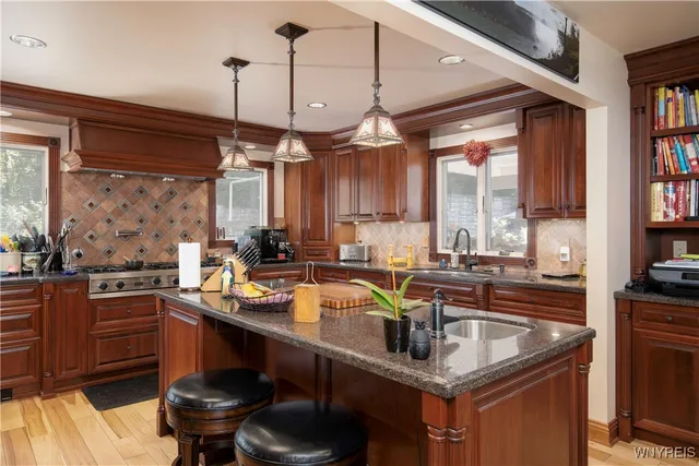 $1,400,000 | 1650 Ridge Road, Lewiston, NY 14092