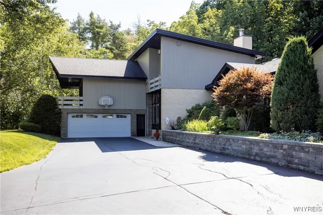 $1,400,000 | 1650 Ridge Road, Lewiston, NY 14092