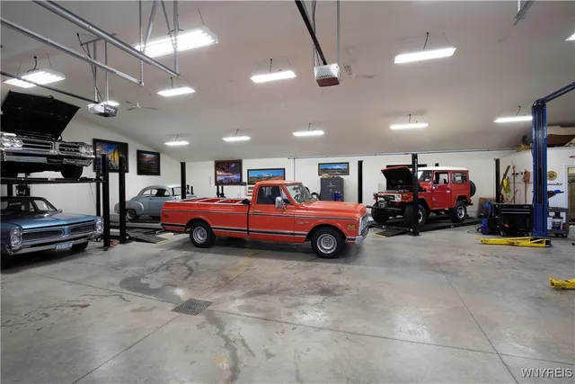 $1,400,000 | 1650 Ridge Road, Lewiston, NY 14092