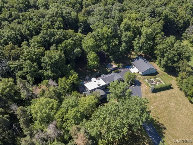 $1,400,000 | 1650 Ridge Road, Lewiston, NY 14092