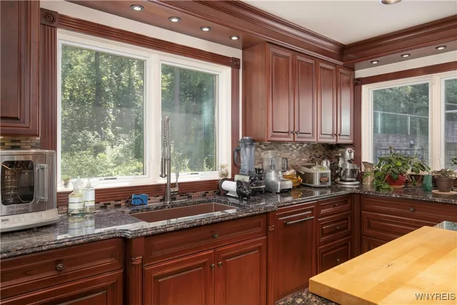 $1,400,000 | 1650 Ridge Road, Lewiston, NY 14092