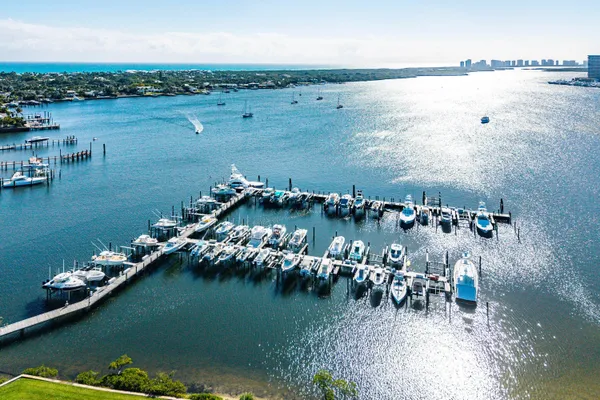$4,250 | 11370 12 Oaks Way, Unit 418, North Palm Beach, FL 33408