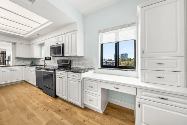 $4,250 | 11370 12 Oaks Way, Unit 418, North Palm Beach, FL 33408