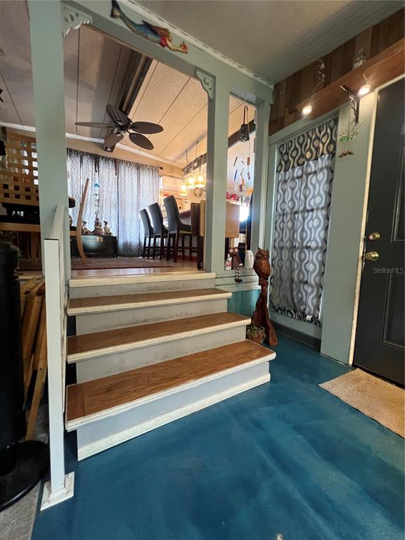 1005 Whitehurst Road, Unit 92 Plant City, FL 33563 - Photo 9 of 29 a view of entryway