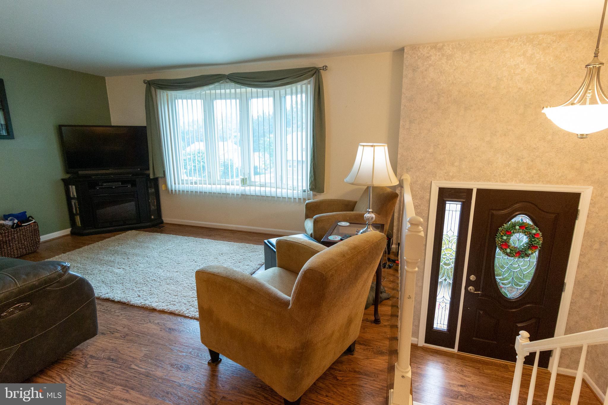 208 Homevale Road Reisterstown, MD 21136 - Photo 16 of 64 Living Room