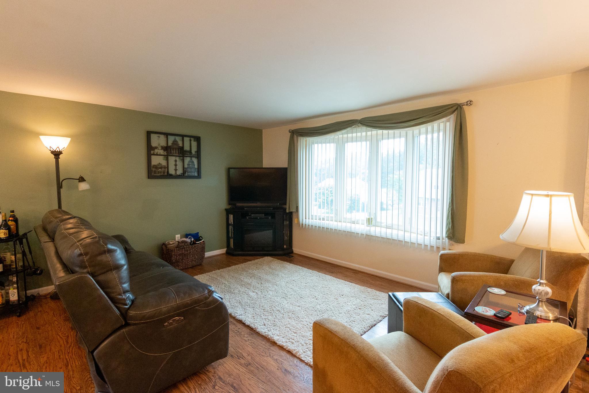 208 Homevale Road Reisterstown, MD 21136 - Photo 19 of 64 Living Room