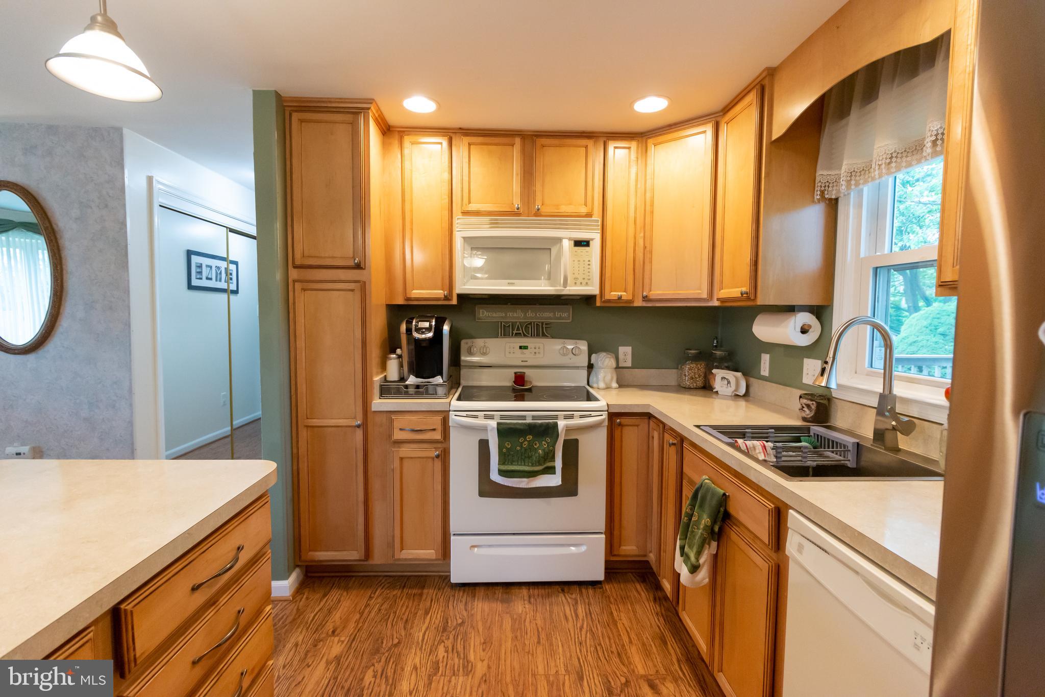 208 Homevale Road Reisterstown, MD 21136 - Photo 23 of 64 Kitchen