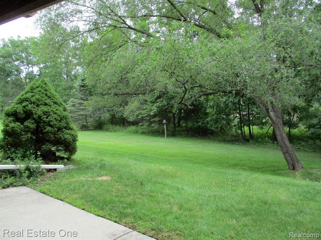 1685 Riverside Drive, Unit 7 Rochester Hills, MI 48309 - Photo 23 of 24
