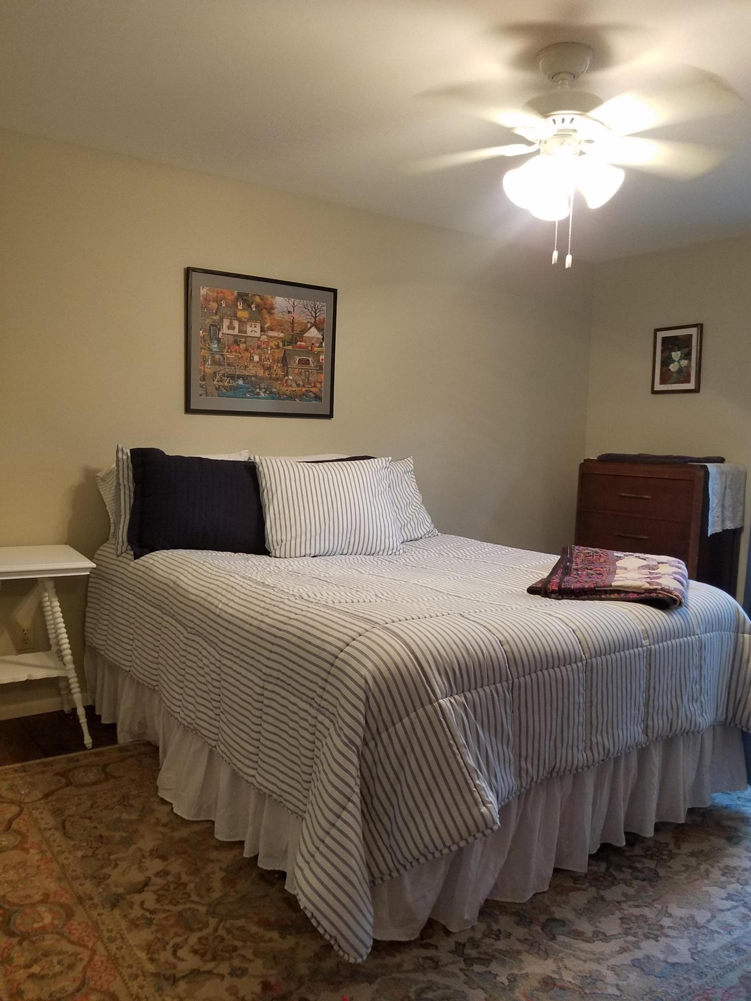 7837 Colonial Way Central Point, OR 97502 - Photo 13 of 25 20210107_144021
