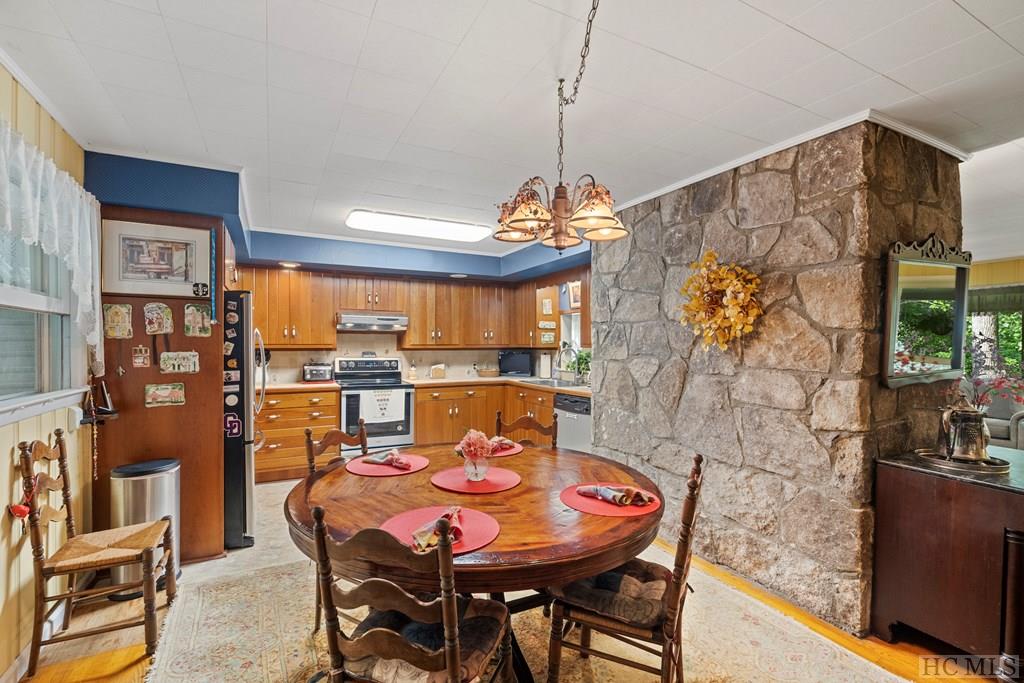 25 Horse Cove Ranch Road Highlands, NC 28741 - Photo 5 of 31 Gallery Image 5