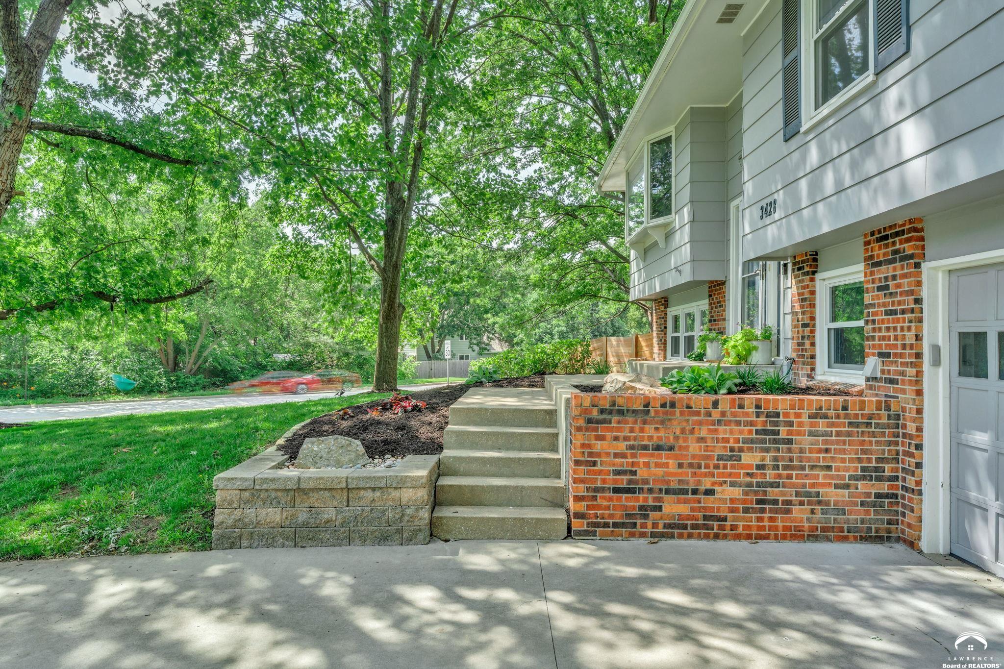 3428 Trail Road Lawrence, KS 66049 - Photo 5 of 48