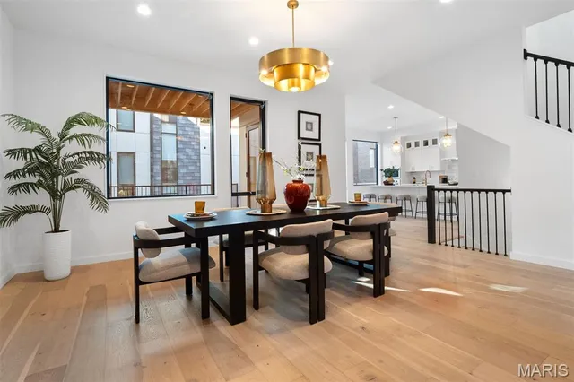 $995,000 | 215 North Sarah Street, Unit 8, St. Louis, MO 63108