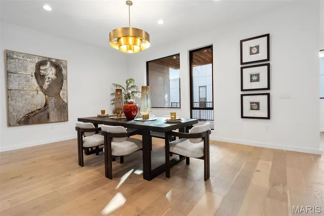 $995,000 | 215 North Sarah Street, Unit 8, St. Louis, MO 63108