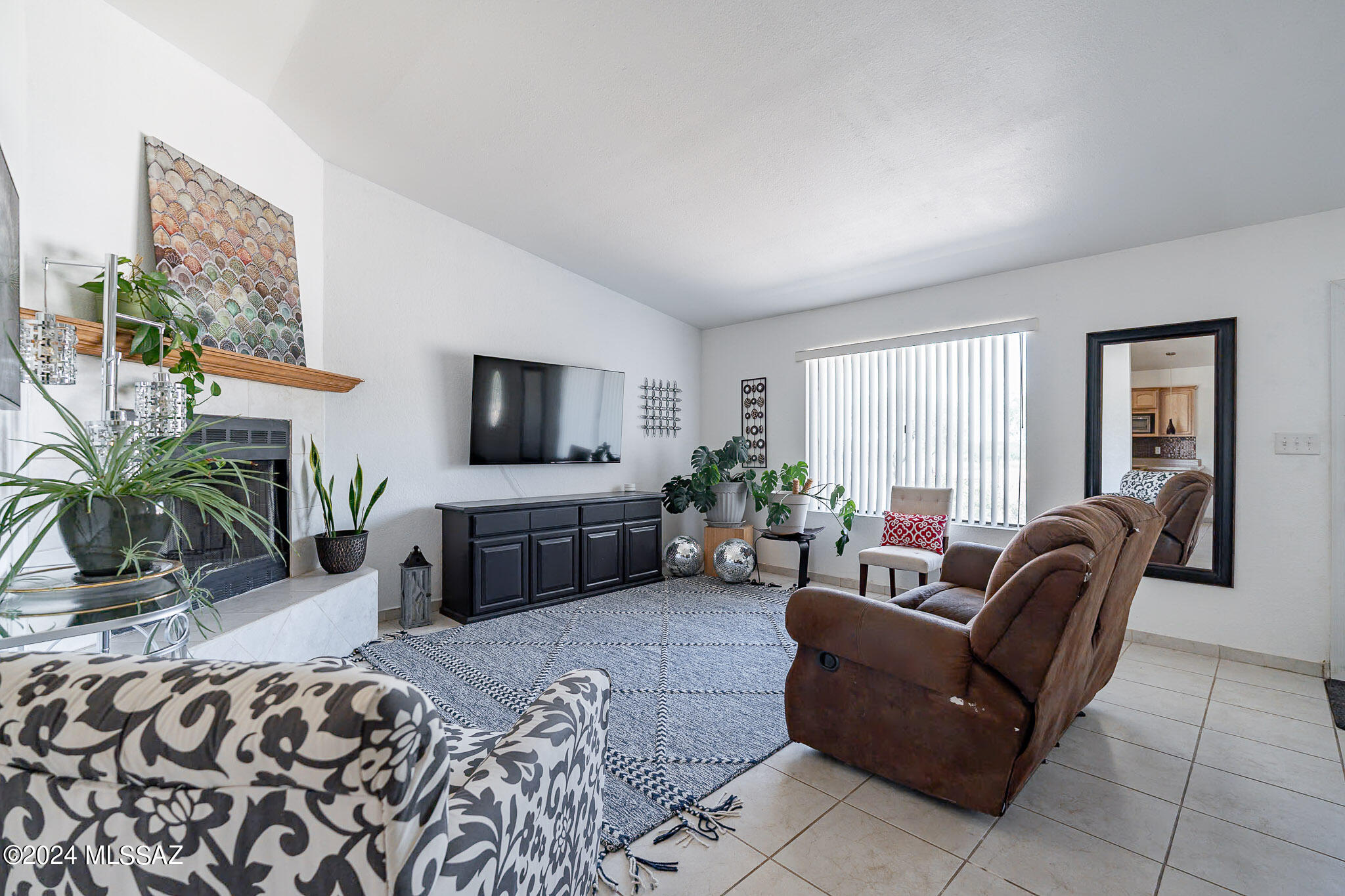 209 Círculo Silva Rio Rico, AZ 85648 - Photo 9 of 21 Gallery Image 9
