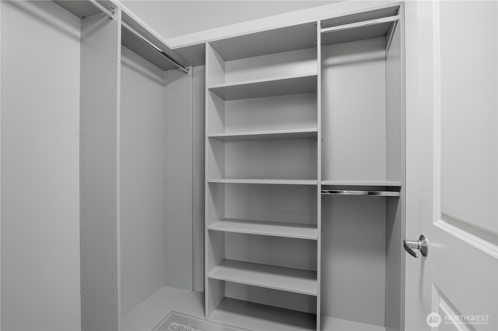 2908 Southwest Raymond Street Seattle, WA 98126 - Photo 19 of 27 Gallery Image 19