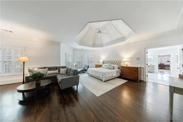 a view of a backyard with sitting area and furniture