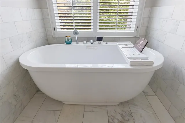 $1,749,500 | 2005 Westbourne Way, Alpharetta, GA 30022