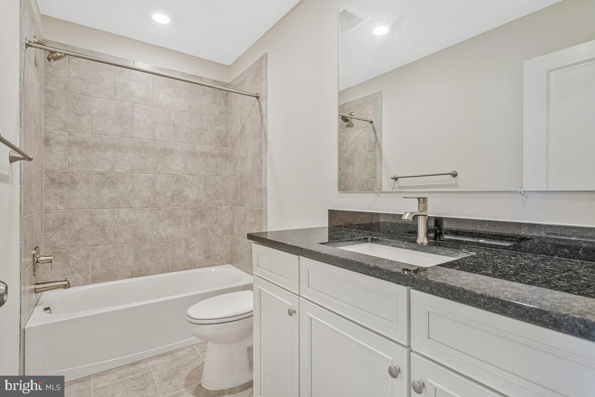 23606 Crosswinds Way California, MD 20619 - Photo 25 of 40 Shared bathroom upstairs