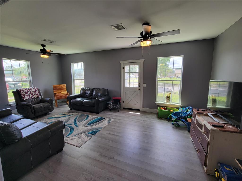 1706 Mill Street Vinton, LA 70668 - Photo 7 of 16