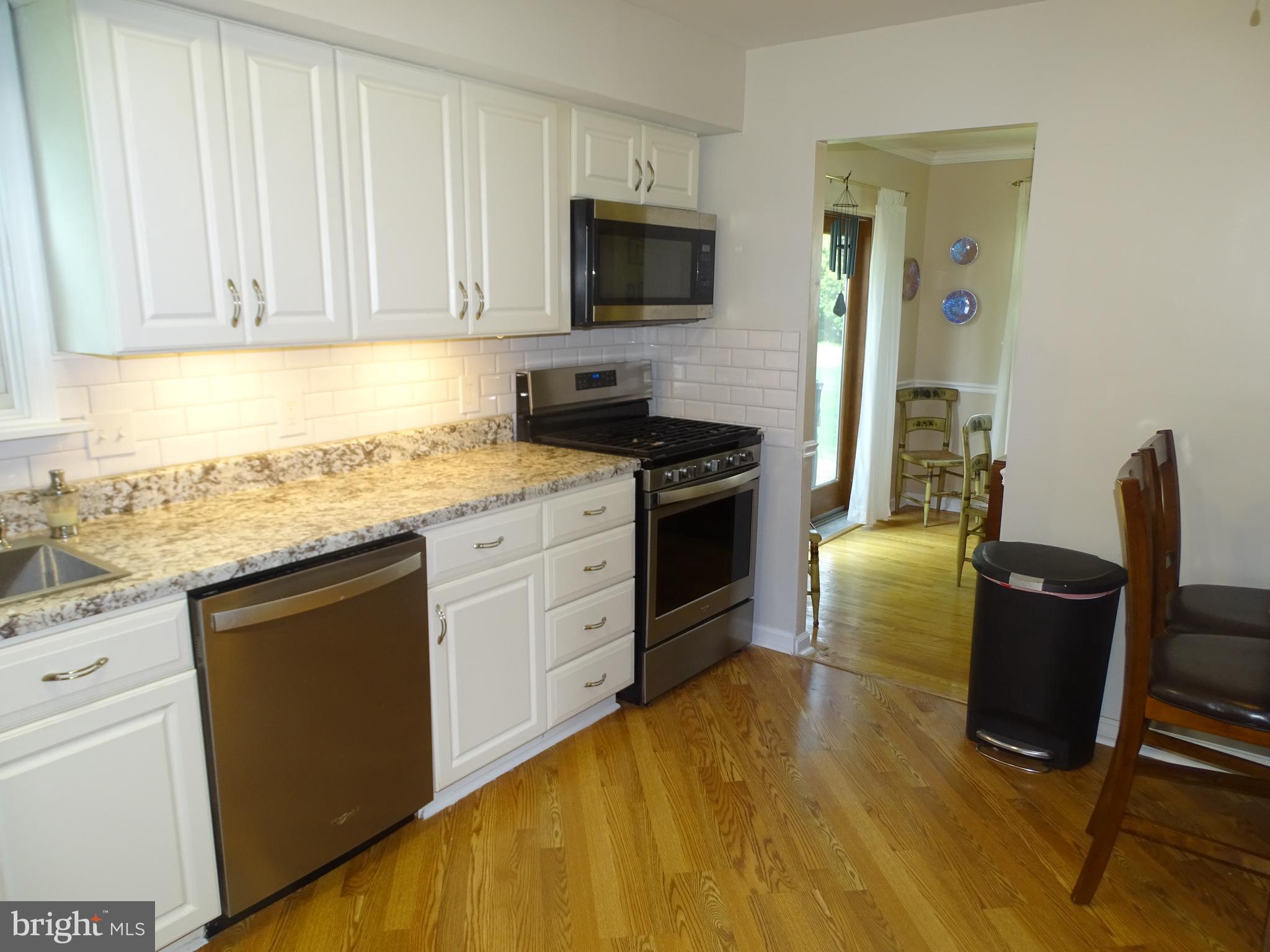 699 Cedarbrook Road Southampton, PA 18966 - Photo 7 of 30 Kitchen with Hardwood Flooring