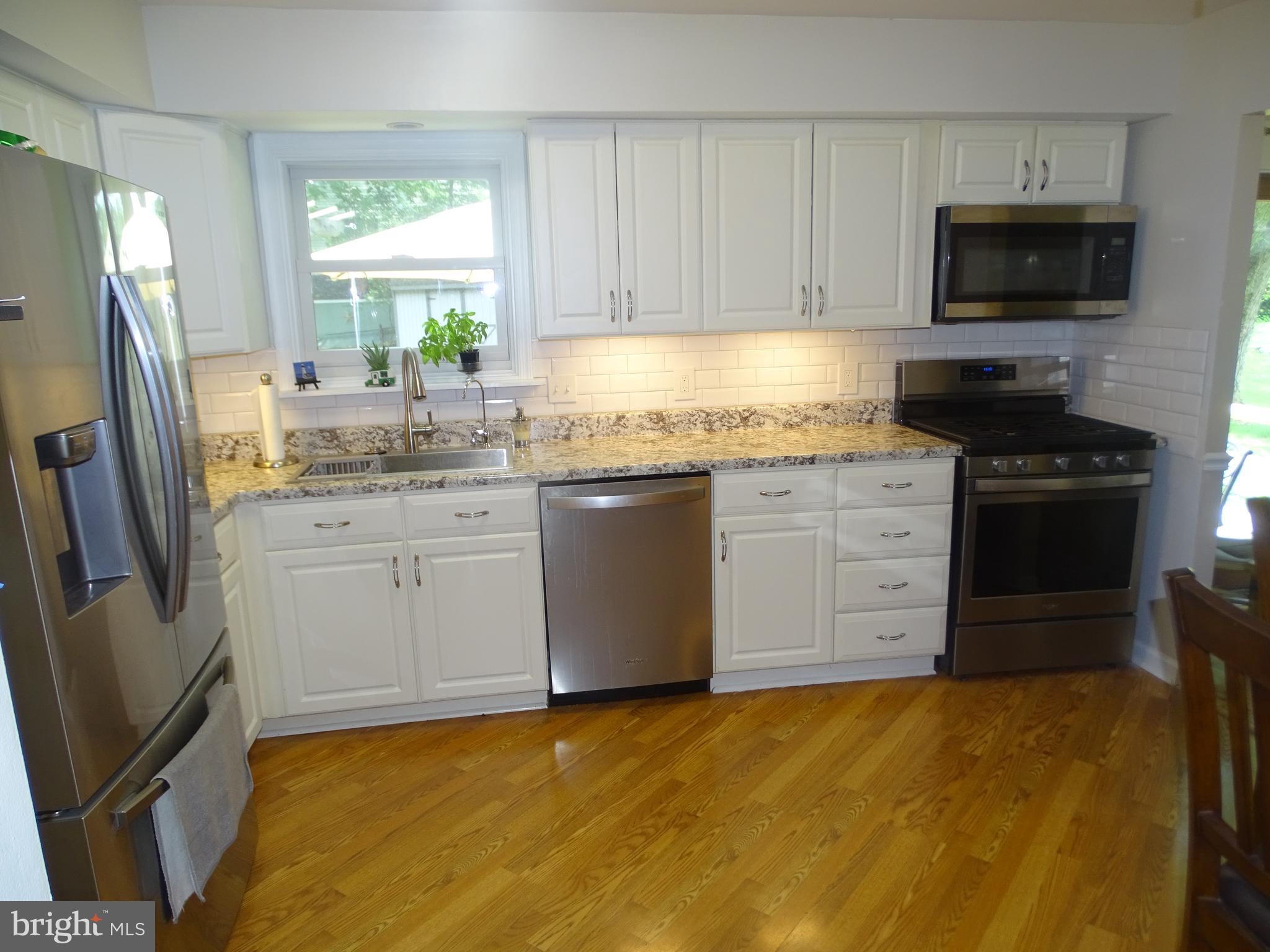 699 Cedarbrook Road Southampton, PA 18966 - Photo 9 of 30 Eat-In Kitchen