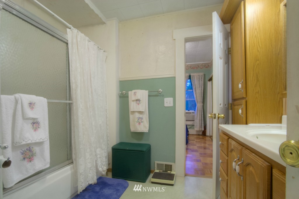 334 North 70th Street Seattle, WA 98103 - Photo 13 of 25 Gallery Image 13