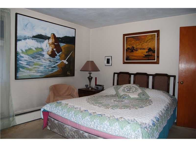 25 Larchmont Road Warwick, RI 02886 - Photo 10 of 14 Master Bedroom.