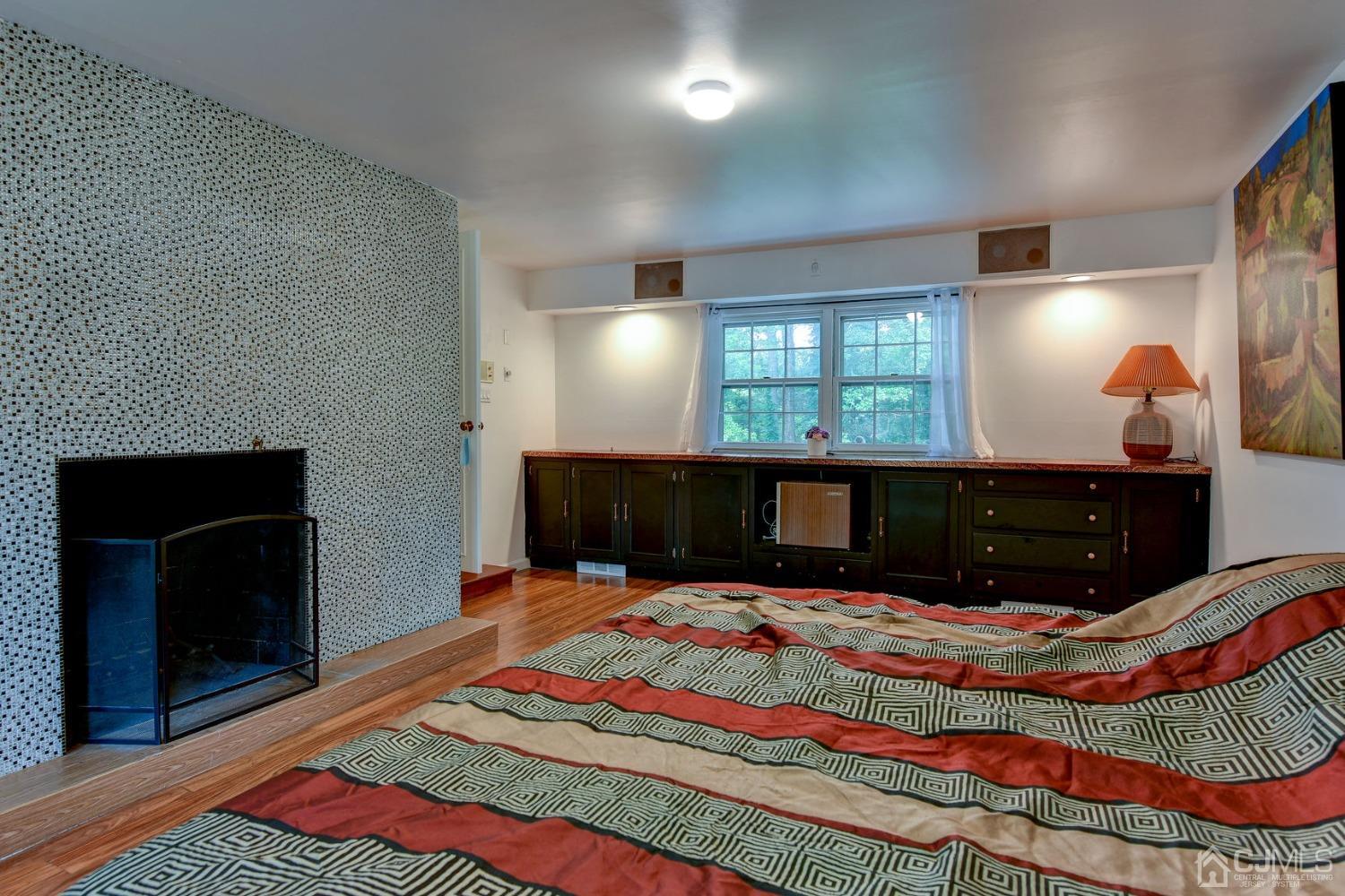 120 Sherwood Road Colonia, NJ 07067 - Photo 20 of 43 Gallery Image 20