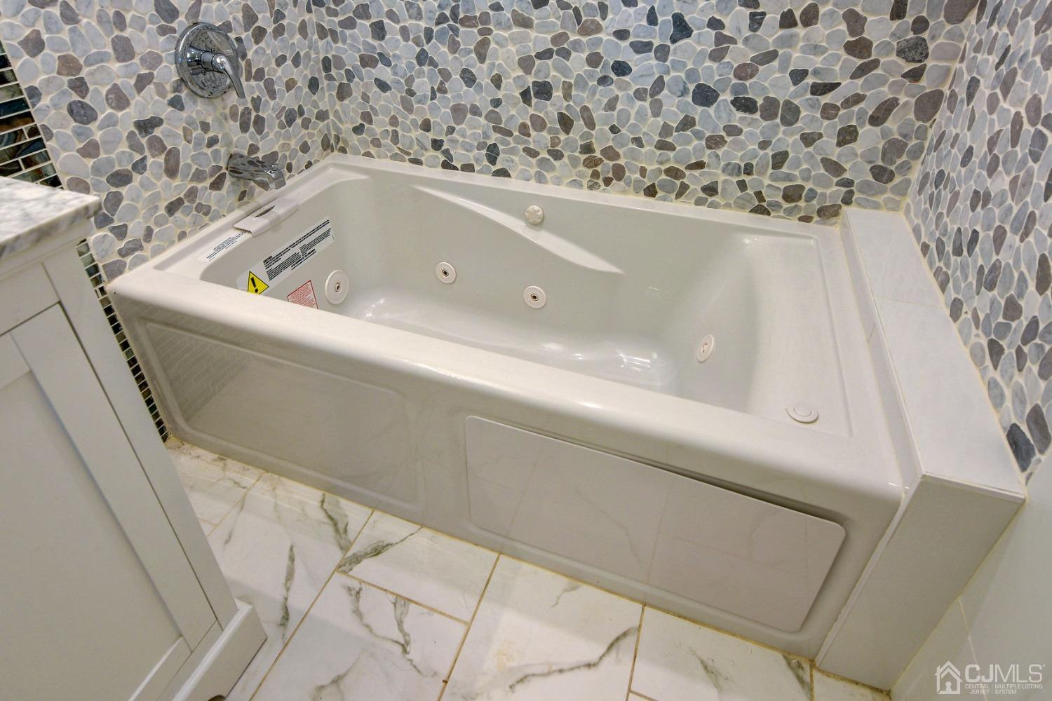 120 Sherwood Road Colonia, NJ 07067 - Photo 32 of 43 Gallery Image 32